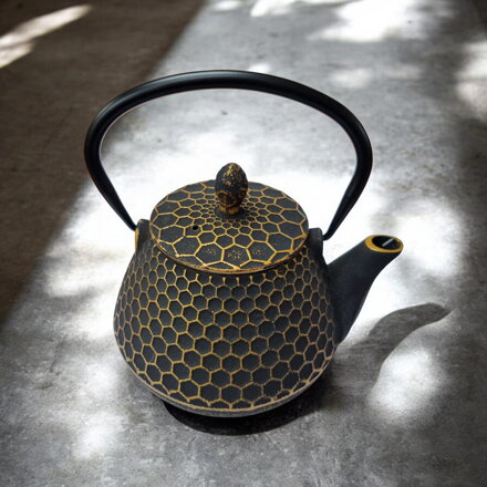 Öntöttvas teáskanna Kikko, fekete-arany (1,0 l)